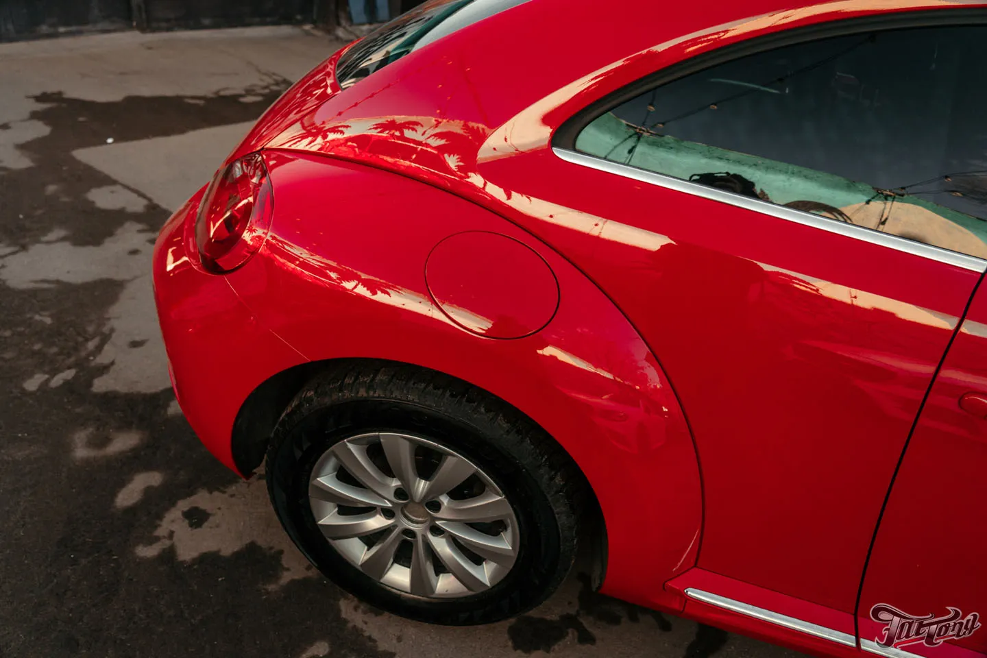 Кузовной ремонт Volkswagen Beetle. Как происходит подбор красного цвета?